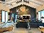 Esclusiva villa in stile loft con piscina e giardino