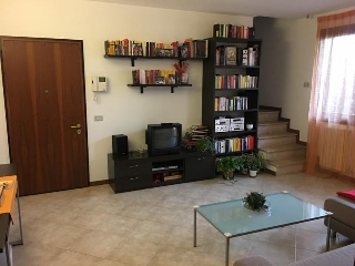 zoom immagine (Appartamento 118 mq, soggiorno, 2 camere, zona San Lazzaro)