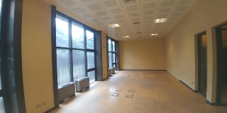 zoom immagine (Palazzo 2350 mq, più di 3 camere, zona Corvetto)
