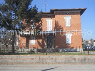 zoom immagine (Casa singola 230 mq, soggiorno, più di 3 camere, zona Sanfatucchio)