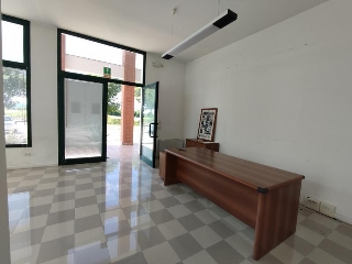 zoom immagine (Ufficio 110 mq, soggiorno, più di 3 camere, zona San Domenico)
