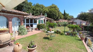 zoom immagine (Villa 650 mq, soggiorno, più di 3 camere, zona San Marco)