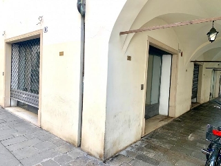 zoom immagine (Negozio 50 mq, zona Duomo)