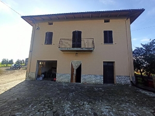 zoom immagine (Casa singola 1317 mq, soggiorno, 4 camere, zona Gioiella)