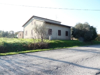 zoom immagine (Casa singola 345 mq, soggiorno, 2 camere, zona Castiglione del Lago)
