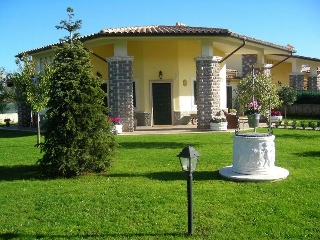 zoom immagine (Villa 120 mq, soggiorno, 3 camere, zona Fiano Romano)