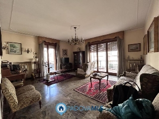 zoom immagine (Appartamento 150 mq, soggiorno, 4 camere, zona Porta Savonarola)