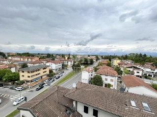 zoom immagine (Attico 81 mq, soggiorno, 2 camere, zona Udine Nord)