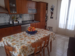 zoom immagine (Appartamento 145 mq, soggiorno, 3 camere, zona Viale Calabria)