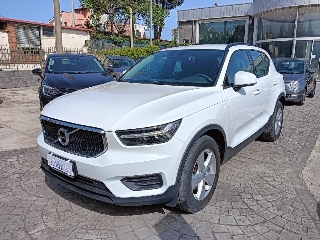 zoom immagine (VOLVO XC40 D3 AWD Geartronic Momentum)