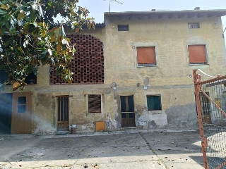 zoom immagine (Casa singola 200 mq, soggiorno, 2 camere, zona Villanova Monferrato)