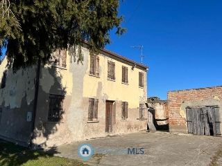 zoom immagine (Rustico 130 mq, soggiorno, 2 camere, zona San Bortolo)