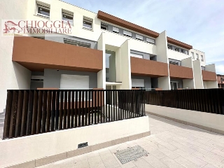 zoom immagine (Appartamento 105 mq, 3 camere, zona Borgo San Giovanni)