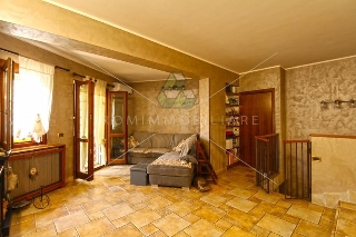 zoom immagine (Appartamento 143 mq, soggiorno, 3 camere, zona Guidonia)
