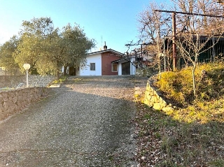 zoom immagine (Casa singola 170 mq, 3 camere, zona Pozzolo)