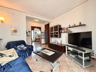 zoom immagine (Appartamento 112 mq, soggiorno, 2 camere, zona Sant'Anna)