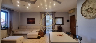 zoom immagine (Appartamento 115 mq, soggiorno, 3 camere, zona Vigevano)