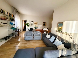 zoom immagine (Appartamento 208 mq, soggiorno, 4 camere, zona Borgo Casale - Stadio - Corso Padova)