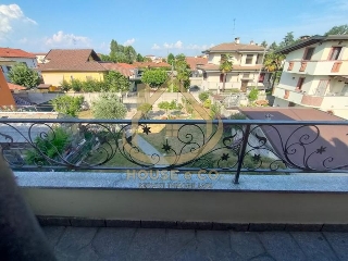 zoom immagine (Villa 248 mq, soggiorno, 2 camere, zona Vigevano)