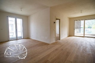zoom immagine (Appartamento 165 mq, soggiorno, 3 camere, zona Vaiano)