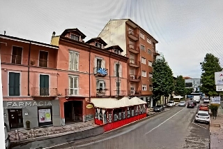 zoom immagine (Appartamento 140 mq, soggiorno, 3 camere, zona Asti)