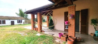 zoom immagine (Villa 200 mq, soggiorno, 3 camere, zona Vigevano)