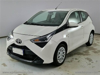 zoom immagine (TOYOTA Aygo Connect 1.0 VVT-i 72CV 5p.x-bus.MMT)