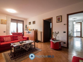 zoom immagine (Appartamento 140 mq, soggiorno, 3 camere, zona Montegrotto Terme - Centro)