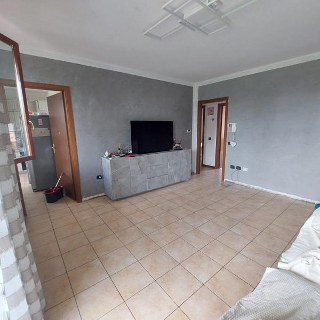 zoom immagine (Appartamento 90 mq, soggiorno, 3 camere, zona Lentigione)