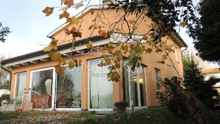 zoom immagine (Casa singola 226 mq, soggiorno, 5 camere, zona San Giuliano Terme)