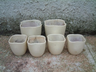 zoom immagine (Vasi da fiori in ceramica rigata)
